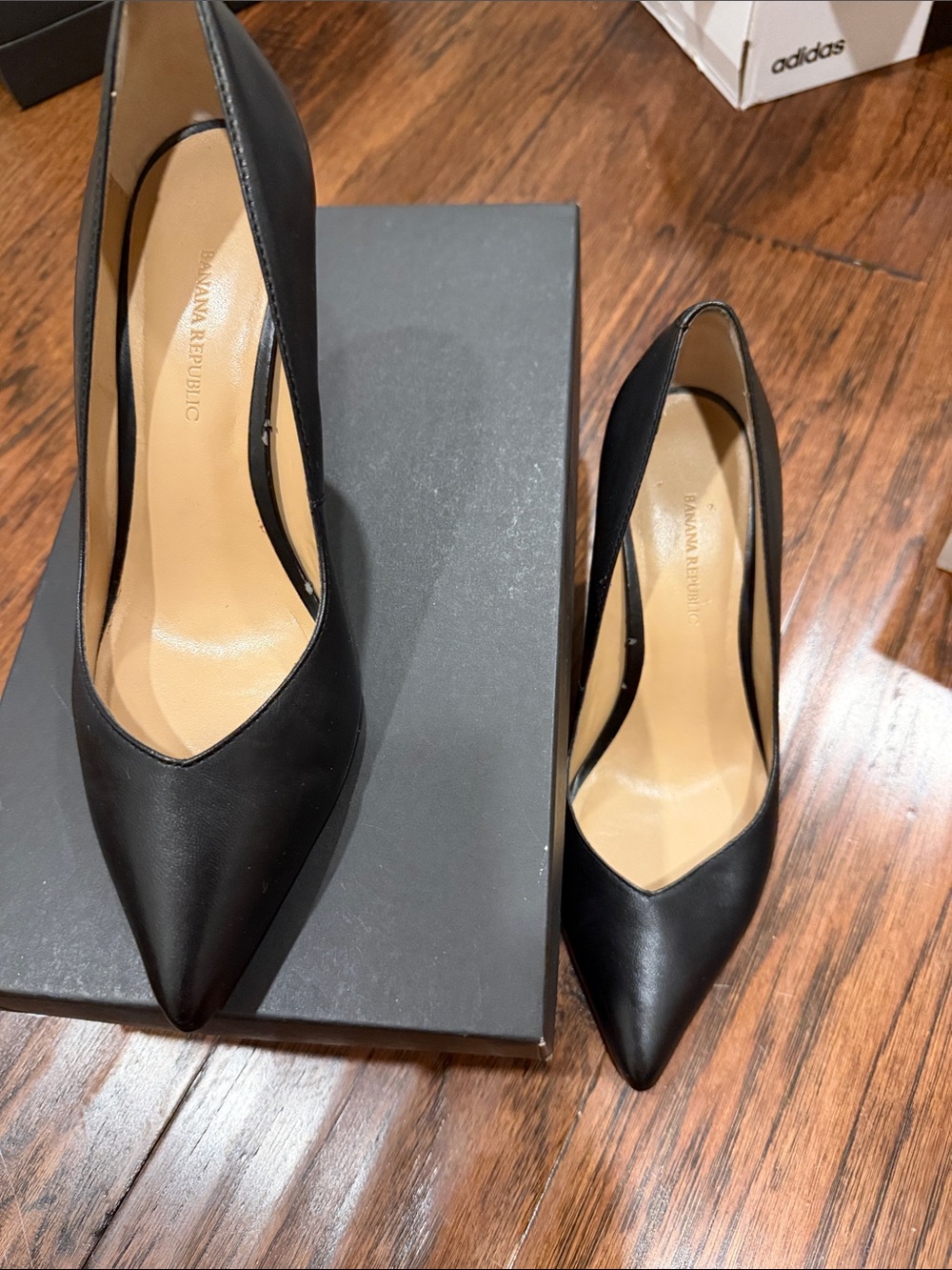 Banana Republic Black Pointed Toe Leather Heels